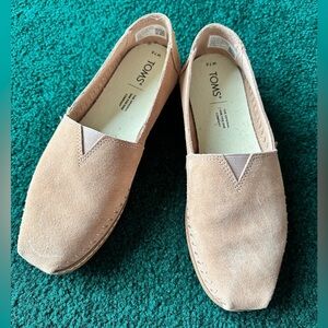 Tom’s dusty rose suede finish originals.